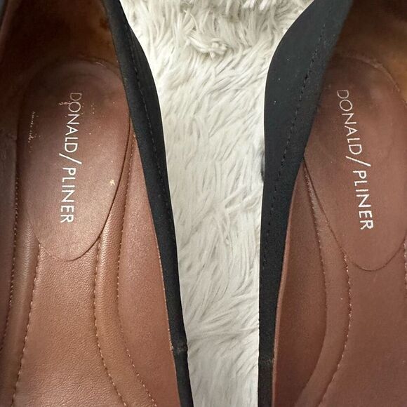 Donald J Pliner Black Stretchy Neoprene Square Toe Low Heel Pumps sz 7M - Picture 3 of 10